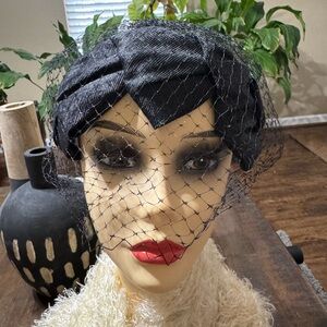EUC VINTAGE veiled cocktail/fascinator hat. 1940s- 1950s